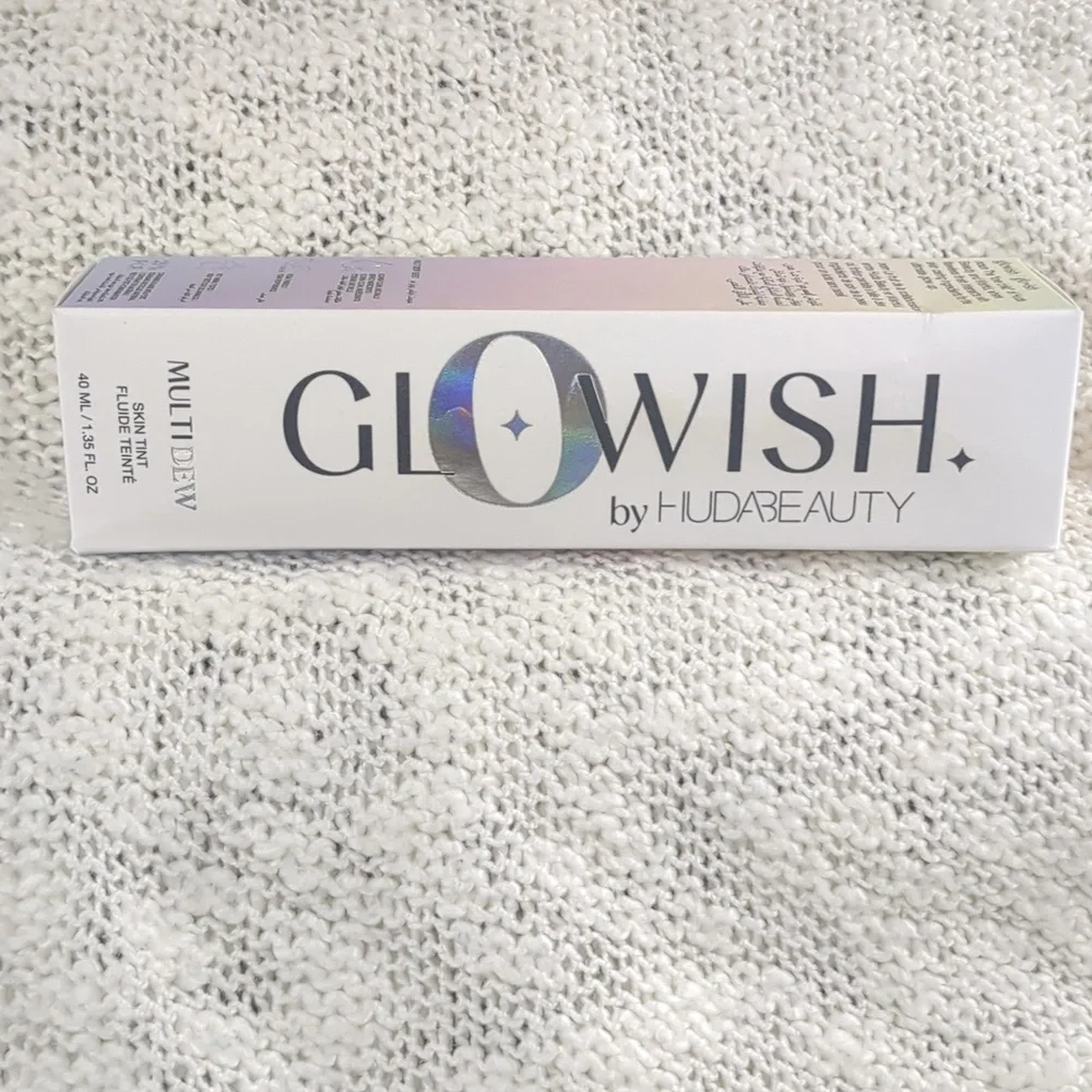HUDA BEAUTY GloWish Multidew Skin Tint LIGHT MEDIUM 04, 40ml/1.35fl oz